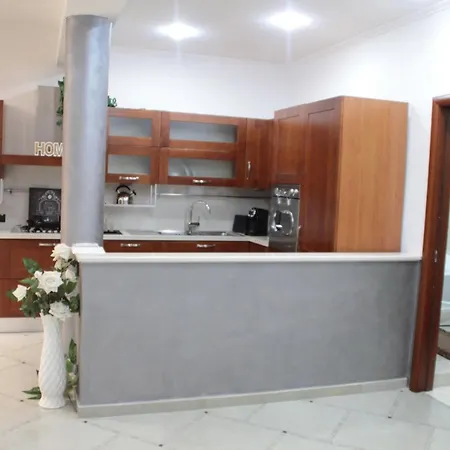 بيت للعطل Petroni باري