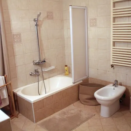 Petroni بيت للعطل باري